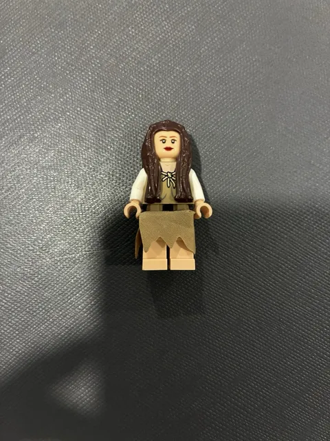 RARE LEGO Princess Leia Minifigure - 10236 Star Wars - Endor Ewok Village