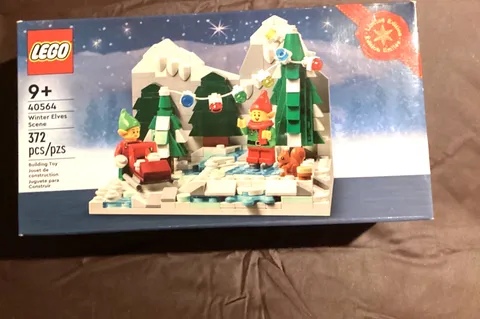 LEGO Seasonal: Winter Elves Scene (40564)