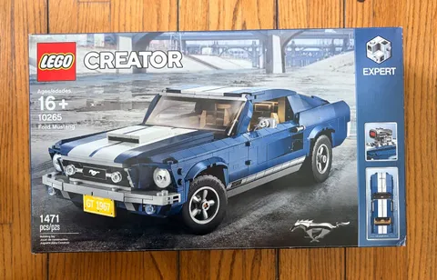 *NEW* Lego Creator Expert 10265 Ford Mustang *RETIRED* *Creases*