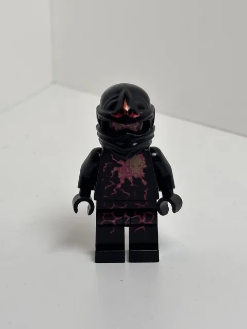 LEGO Ninjago NRG Cole Minifigure 9572 NO TORSO OR LEG CRACKS - Authentic Lego
