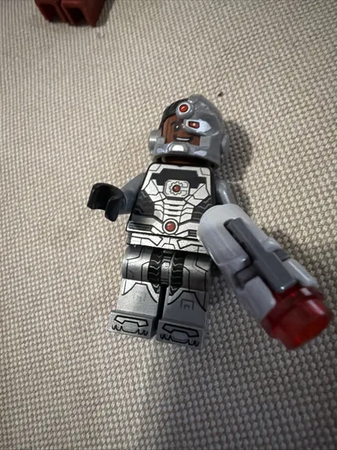 LEGO DC Super Heroes Cyborg Black Gloves Minifigure Rare Retired sh0155