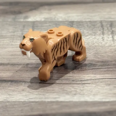 LEGO Sabre Tooth Tiger Authentic Minifigure City 60193 Arctic Saber Tooth Figure