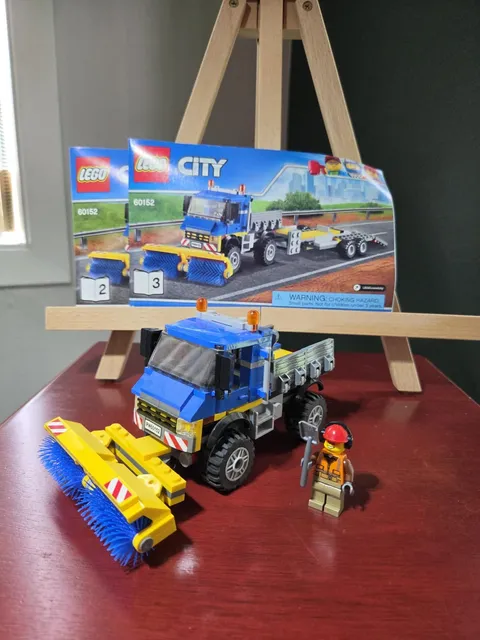 LEGO City 60152 Sweeper 299pcs w/ Brick Separator