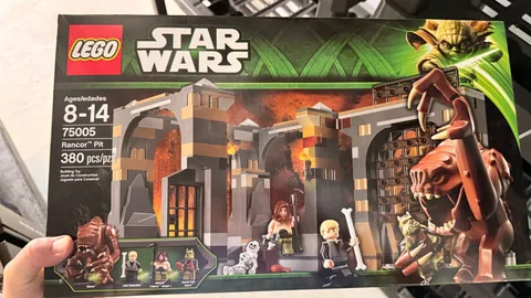 LEGO Star Wars: Rancor Pit (75005) - Long discontinued set.  NISB.
