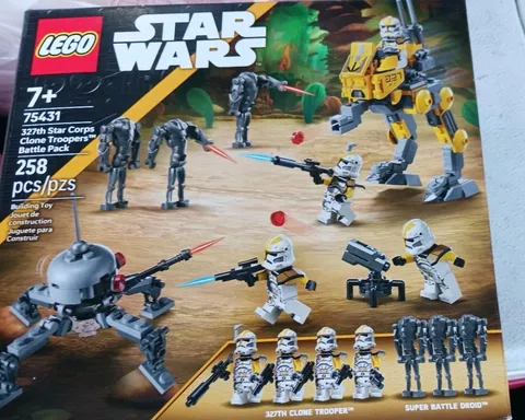 LEGO Star Wars 327th Star Corps Clone Troopers Battle Pack Building Toy open box