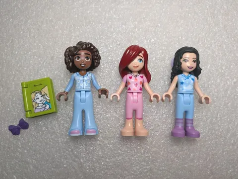 Lego Friends Minifigure Lot Pajamas Slumber Party Aliya's Bedroom 41740 & 41420