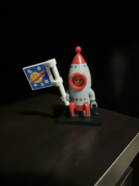 LEGO Series 17 Collectible Minifigures 71018 - Rocket Boy Complete