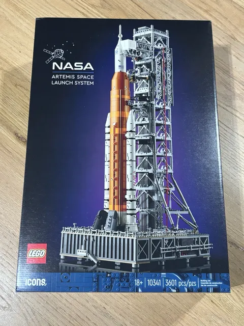LEGO Icons NASA Artemis Space Launch System 10341 New Sealed