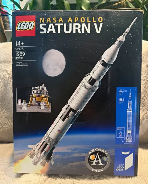 LEGO Ideas NASA Apollo Saturn V 92176 Complete Set