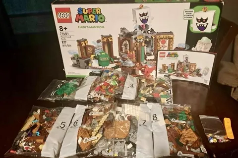 LEGO Super Mario 71401 Luigi’s Mansion Haunt-and-Seek 877 pcs Complete
