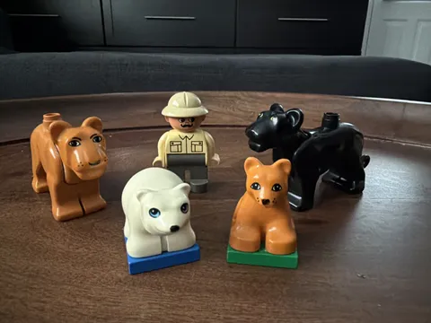 LEGO DUPLO Zoo Safari Black Panther Lioness Zookeeper Polar Bear Brown Cub LOT 5