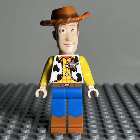 LEGO - WOODY - MINIFIGURE TOY STORY TOY003 (2010) WOODYS ROUNDUP 7594 - 3E