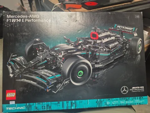 LEGO TECHNIC: Mercedes-AMG F1 W14 E Performance (42171)