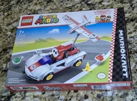 LEGO Super Mario: Mario Kart 72045 Shy Guy & P-Wing Set 249 PCS - New SEALED