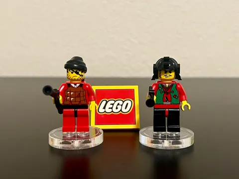 LEGO 1998 Ninja Robber Lot (cas052) & (cas053) w/weapons Rare/Retired Great Cond