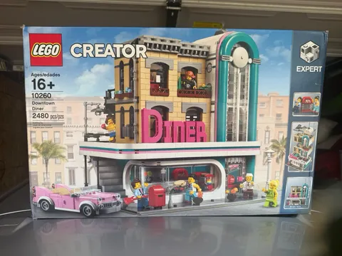 LEGO CREATOR: Downtown Diner (10260) New Sealed w/ Box Damage