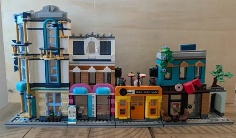 LEGO CREATOR: Main Street (31141)