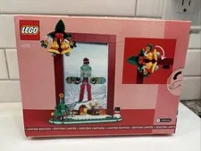 LEGO 40702 Christmas Picture Frame Set New - 209 pieces Limited ed. - NEW IN BOX