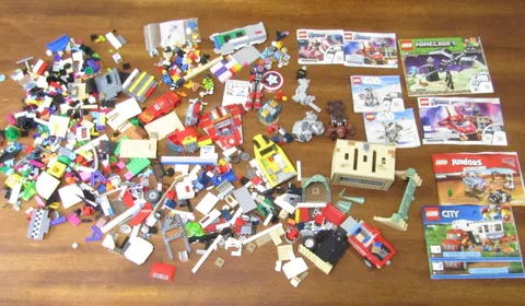 Lot Large of Lego with Manuals (estate box lot that is possibly incomplete)