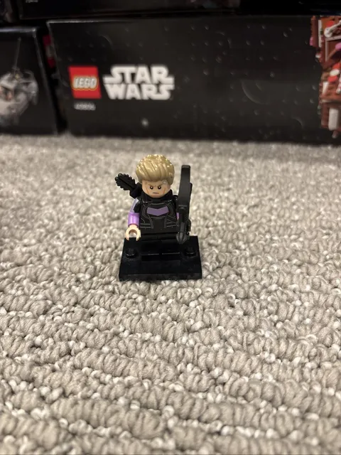 LEGO Hawkeye Marvel Series 2 Minifigure CMF 71039