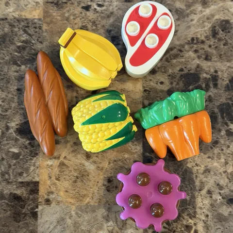 Lego Duplo Food Steak Bananas French Bread Loaves Corn Carrots Cake Collectible