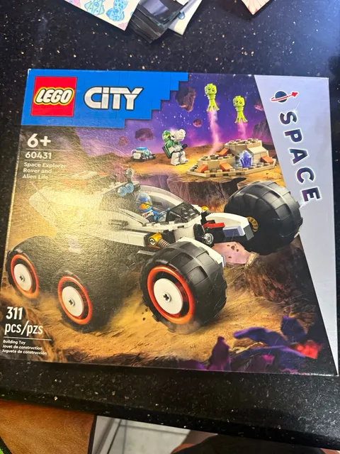 LEGO City Space 60431 Space Explorer Rover & Alien Life 311 pcs Box