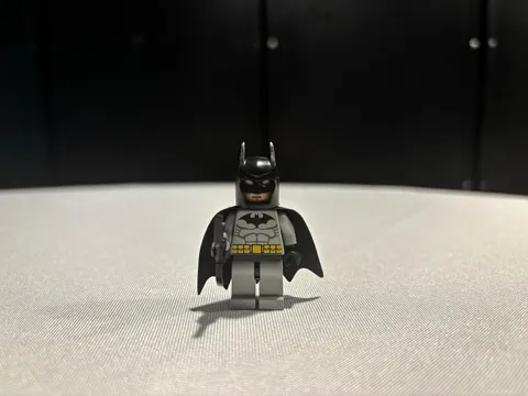 RARE LEGO batman mini figure 2007 in near perfect condition with no cracks