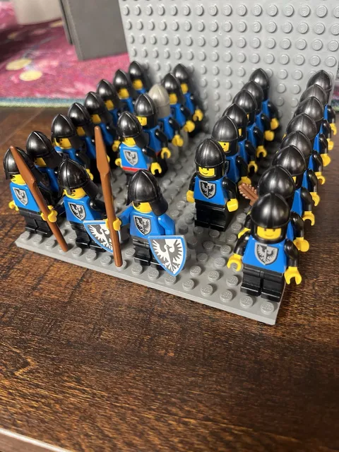 Lego Black Falcon Knight Rare Lot Of 29x Vintage Minifigures See Pics And Descri