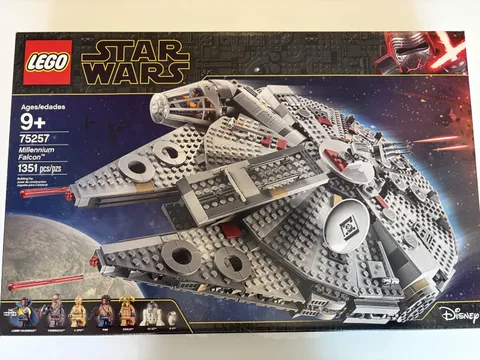 New LEGO Star Wars: Millennium Falcon - 75257