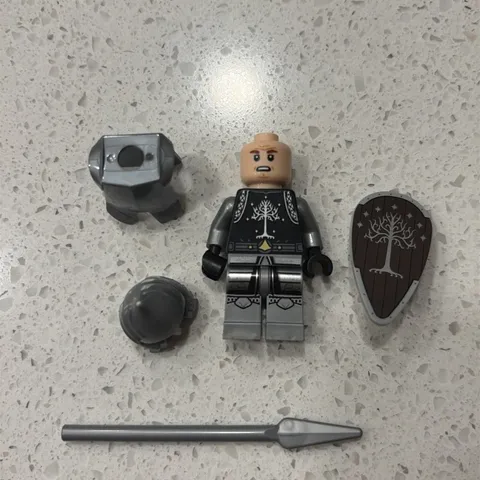 Lego Lord of the Rings Gondor Soldier minifigure from Minas Tirith 11377 LOR155