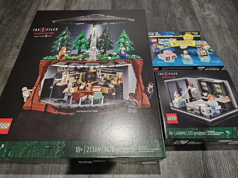 LEGO IDEAS: The X-Files 21369 + Scully's Lab 40896 + Gift (Actual Item In Pics)