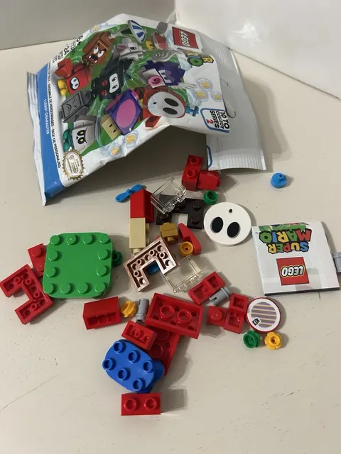 LEGO  Super Mario Fly Shy Guy Character Pack Series 2  MiniFigure