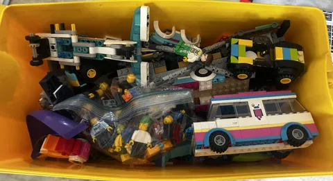 LEGO Bulk Lot Minifig, Parts & Accessories Mixed. 6lbs total, 1/3 lbs minifigs