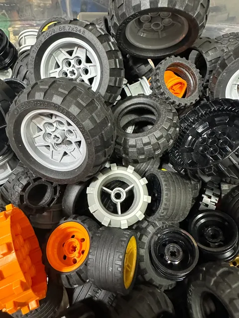 Preowned Bulk LEGO® Large Size Wheels & Tires - 1lb