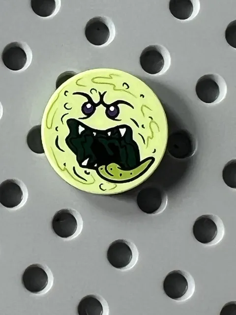LEGO 14769pb051 Ninjago Ghost Face Dark Purple Eyes Tile Round 2x2 Yellowish Gr
