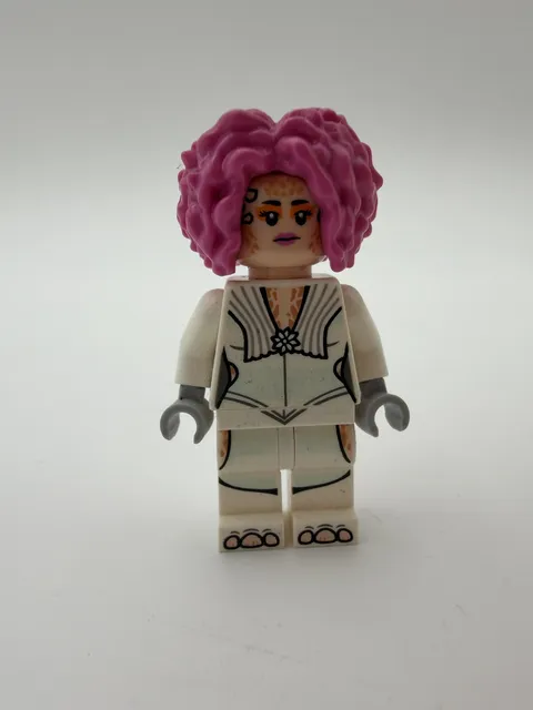 LEGO Star Wars™ Theelin Dancer Minifigure from 75326 - sw1194
