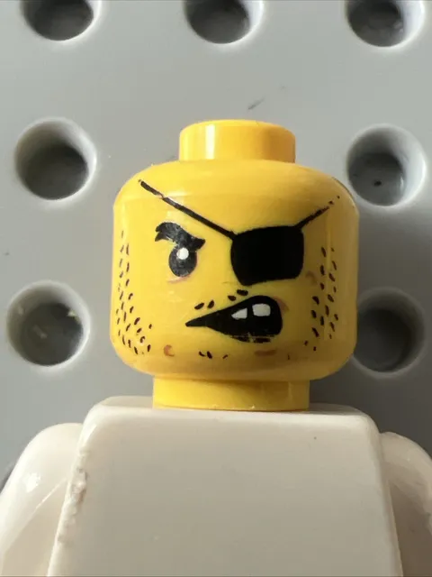 LEGO 3626pb1594 Scallywag Pirate Head Eye Patch Moustache Goatee Yellow