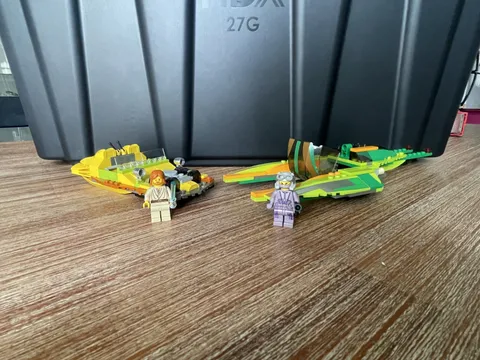 LEGO Star Wars 7133 Bounty Hunter Pursuit ONLY Zam Wesell Minifig Ever Released