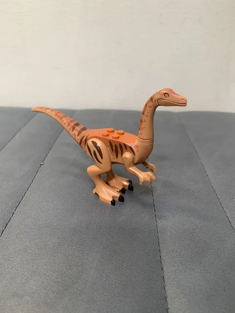 LEGO Gallimimus Dinosaur Minifigure galli01 Jurassic World Park 75940