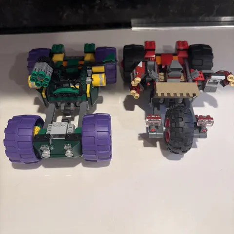 Hulk Vs Red Hulk. Vehicles Only! from LEGO Marvel: Hulk vs. Red Hulk (76078)