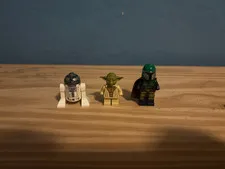 LEGO, Yoda, r2-d2, Mandolorian tribe warrior. Lego Star Wars. Missing hands and