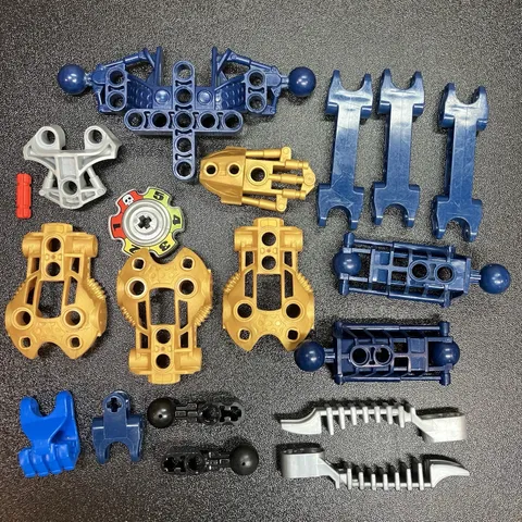 LEGO Bionicle Glatorian Tarix 8981 Incomplete Rare Parts