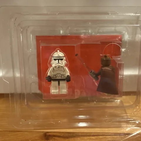 LEGO Star Wars Mace Windu Light-Up Lightsaber w/ Clone Trooper sealed 