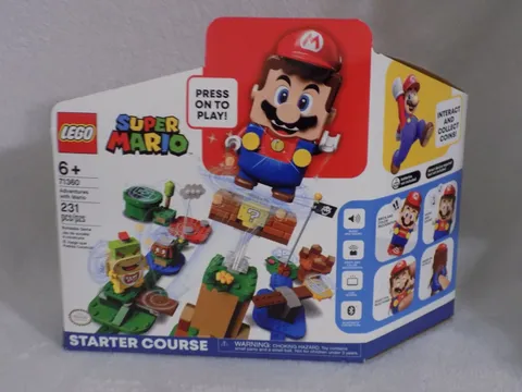 LEGO Super Mario Adventures with Mario Starter Course 71360 Nintendo NES New!
