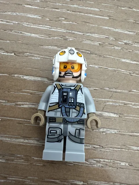 LEGO Star Wars Sandspeeder Gunner Minifigure - sw0881 - Set 75204