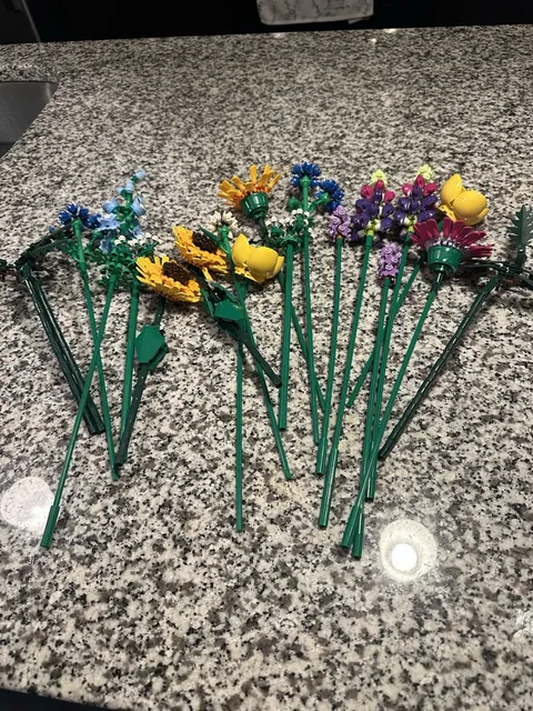 Lot Of Lego Botanicals Flowers Bouquet Roses Pots Parts & Pieces Large Lot 