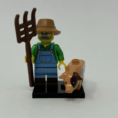 Lego Farmer Minifigure Collectible Series 15 CMF Complete w/ Pig
