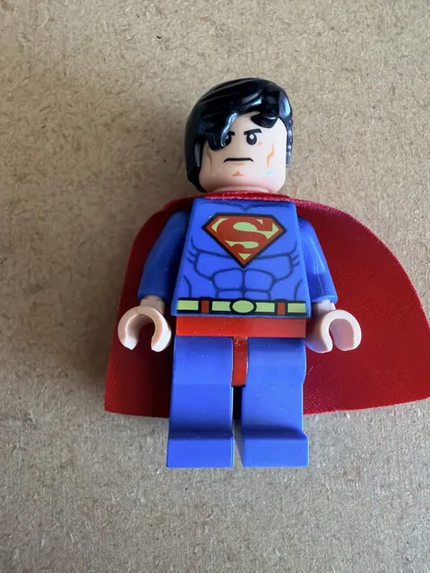 LEGO DC Super Heroes Superman minifigure (specifically identifier sh003)