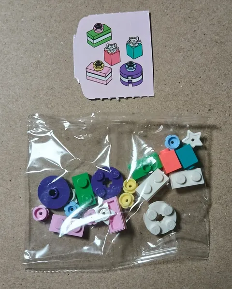 Lego 42668 Friends Advent 2025 Christmas Present Set