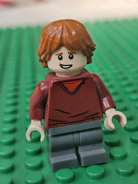 New LEGO Harry Potter Minifigure - Ron Weasley, Dark Red Sweater (hp180) Azkaban